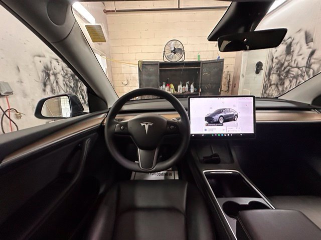 Used 2023 Tesla Model Y Long Range AWD/4WD image 17