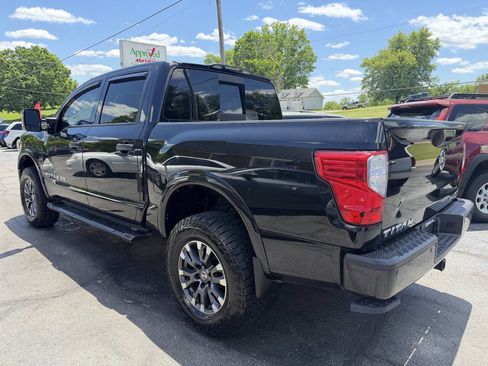 Used 2018 Nissan Titan PRO-4X AWD/4WD image 3