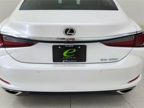 Used 2025 Lexus ES 350 Ultra Luxury image 11