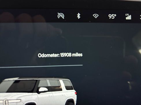 Used 2023 Rivian R1S Adventure AWD/4WD image 18