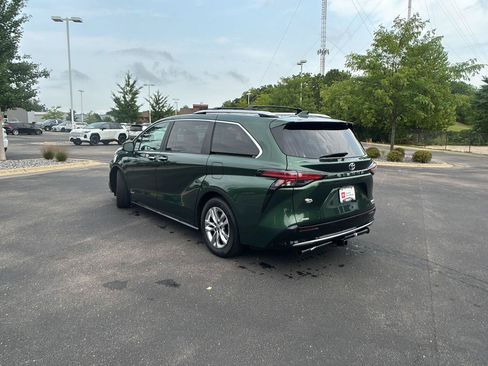 Used 2021 Toyota Sienna Limited AWD/4WD image 17