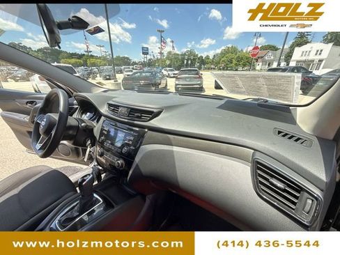 Used 2018 Nissan Rogue Sport S w/ S Appearance Package AWD/4WD image 25