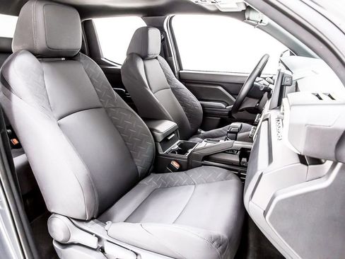 Used 2025 Toyota Tacoma SR image 34