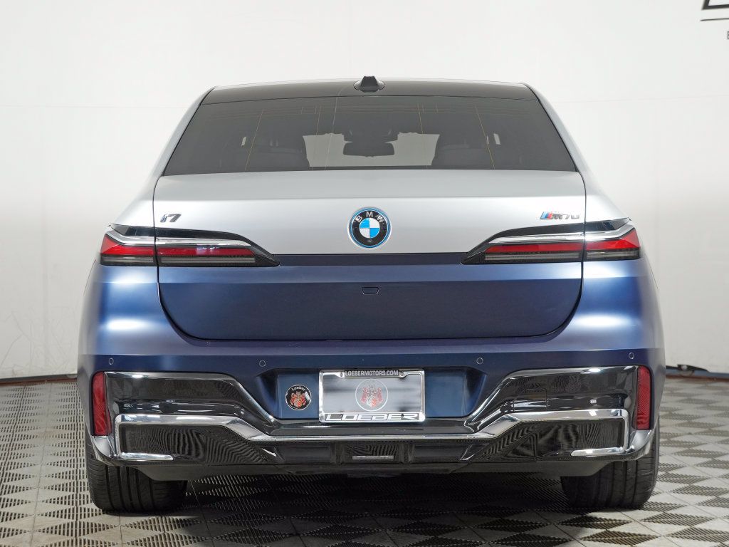 Used 2024 BMW i7 M70 w/ Executive Package AWD/4WD image 4