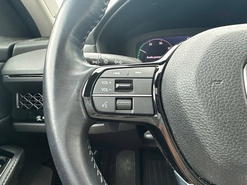Used 2023 Honda Accord Touring image 19