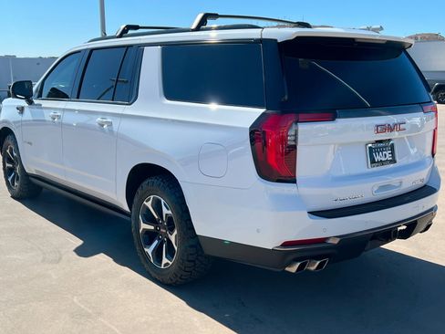 Used 2025 GMC Yukon XL AT4 Ultimate AWD/4WD image 3
