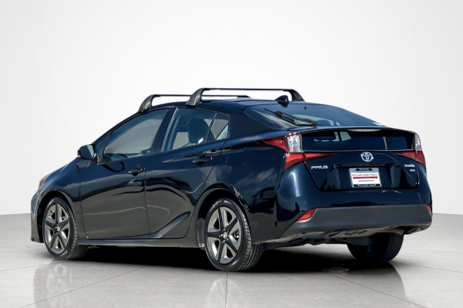 Certified 2021 Toyota Prius XLE w/ Carpet Mat Package (TMS) FWD image 3