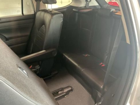 Used 2023 Toyota Highlander XLE image 20