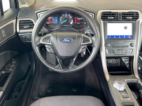 Used 2020 Ford Fusion SE AWD/4WD image 15