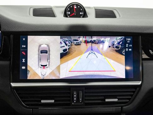 Used 2023 Porsche Cayenne image 21
