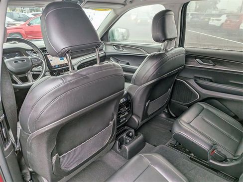 Used 2022 Jeep Grand Cherokee L Limited w/ Black Appearance Package image 25