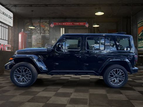 Used 2024 Jeep Wrangler High Altitude AWD/4WD image 6