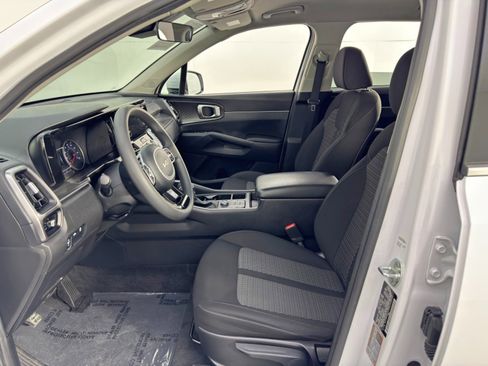 Used 2022 Kia Sorento LX image 15