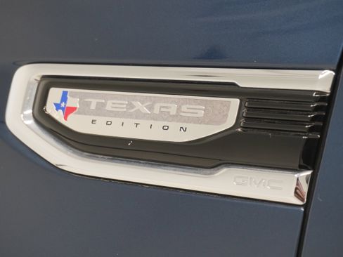 Used 2021 GMC Sierra 1500 SLT image 8