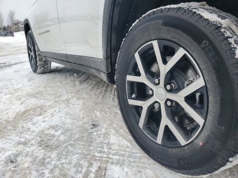 New 2025 Jeep Grand Cherokee L Limited AWD/4WD image 36