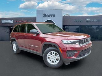 Used 2025 Jeep Grand Cherokee Laredo w/ Luxury Tech Group I AWD/4WD video 1