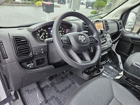 Used 2025 RAM ProMaster 2500 w/ Convenience Group image 18