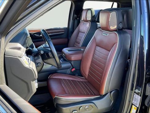 Used 2023 GMC Yukon Denali Ultimate image 15
