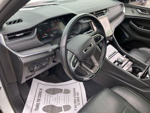 Certified 2022 Jeep Grand Cherokee Overland w/ Advanced Protech Group III AWD/4WD image 16