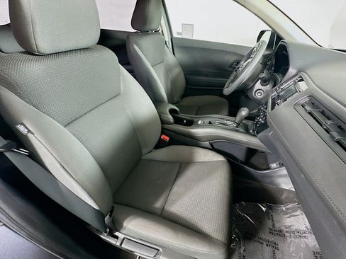 Used 2019 Honda HR-V LX image 8