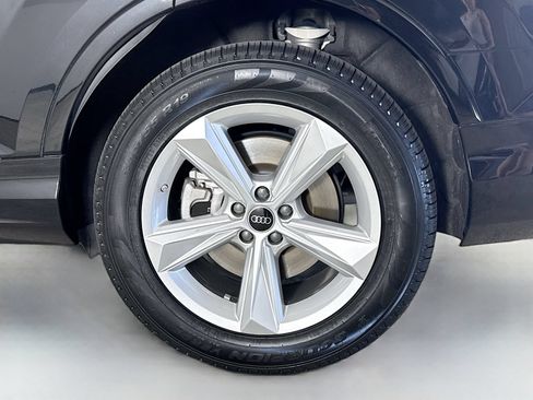 Used 2023 Audi Q7 3.0T Premium w/ Convenience Package AWD/4WD image 31