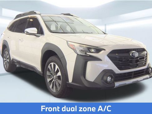 Used 2025 Subaru Outback Touring AWD/4WD image 5
