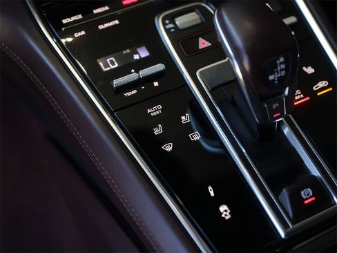 Certified 2022 Porsche Panamera 4S w/ Premium Package image 28