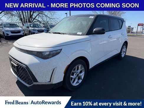 Used 2024 Kia Soul S image 3