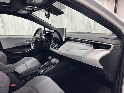 Used 2025 Toyota Corolla SE w/ SE Premium Package image 60