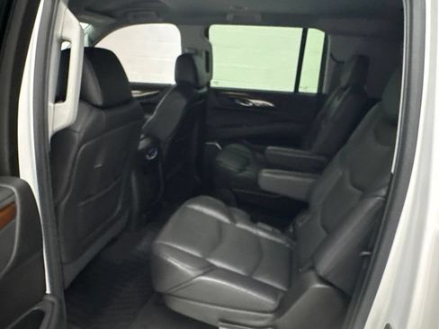 Used 2020 Cadillac Escalade ESV 4WD image 50