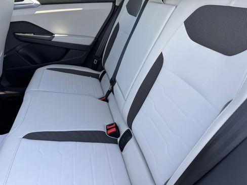 New 2025 Volkswagen Taos SE image 15