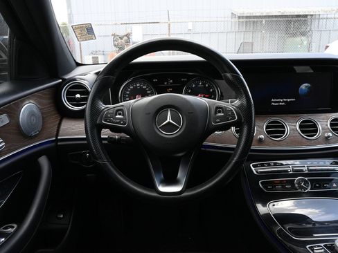 Used 2017 Mercedes-Benz E 300 image 6