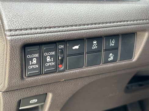 Used 2019 Honda Odyssey EX-L image 32