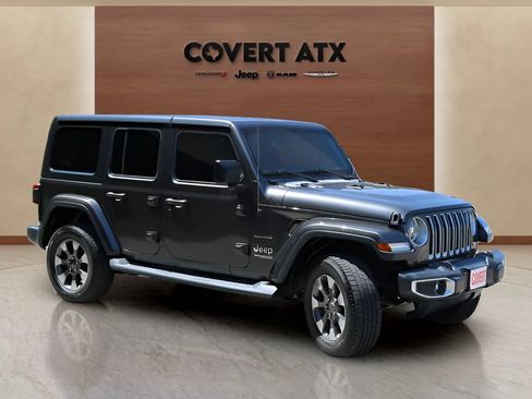 Used 2018 Jeep Wrangler Unlimited Sahara w/ Dual Top Group AWD/4WD image 7