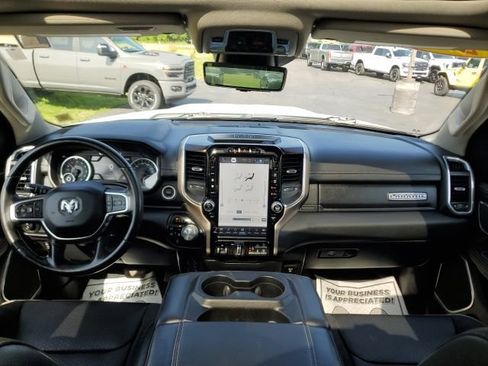 Used 2022 RAM 1500 Laramie AWD/4WD image 17