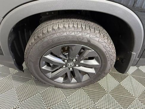 Used 2025 Honda Ridgeline Sport image 13
