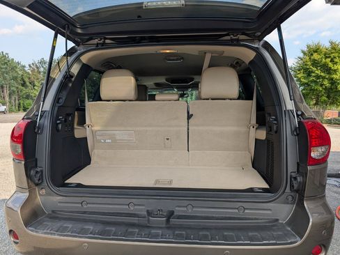 Used 2014 Toyota Sequoia Platinum AWD/4WD image 29