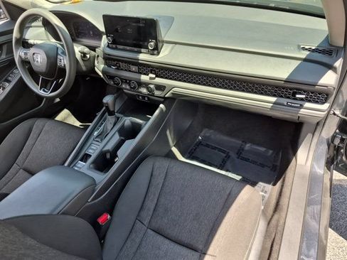 Used 2025 Honda Accord SE image 31