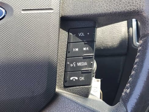 Used 2010 Ford Edge Limited FWD image 19