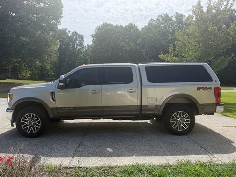 Used 2017 Ford F250 Lariat w/ Lariat Ultimate Package AWD/4WD image 4