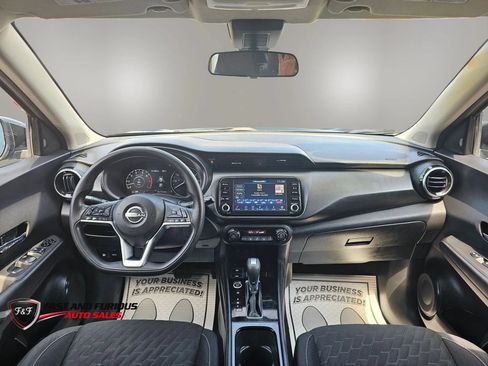 Used 2022 Nissan Kicks SV FWD image 10