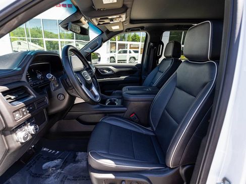 Used 2023 GMC Yukon SLT w/ SLT Luxury Package AWD/4WD image 24