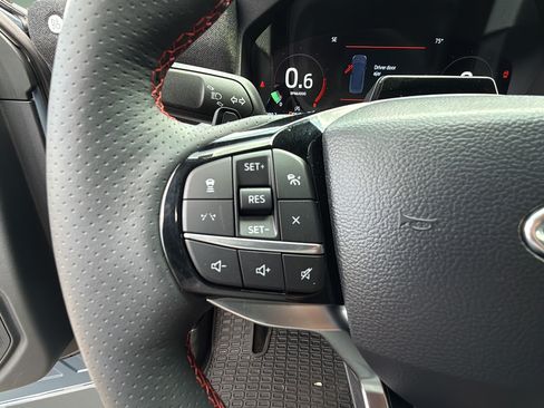 Used 2025 Ford Explorer ST AWD/4WD image 25