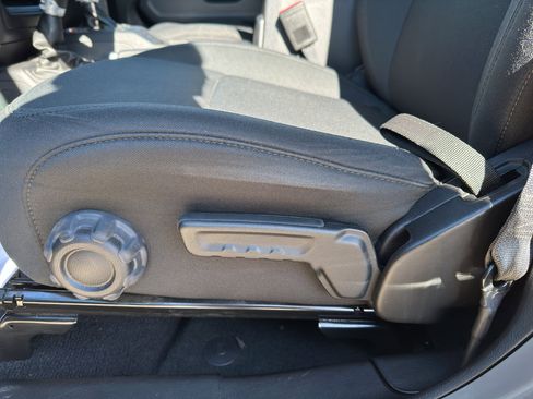 Used 2022 Jeep Wrangler Unlimited Sport image 11