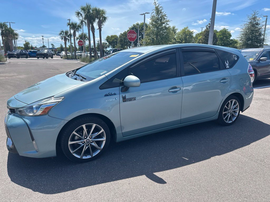 Used 2017 Toyota Prius V Five FWD image 2