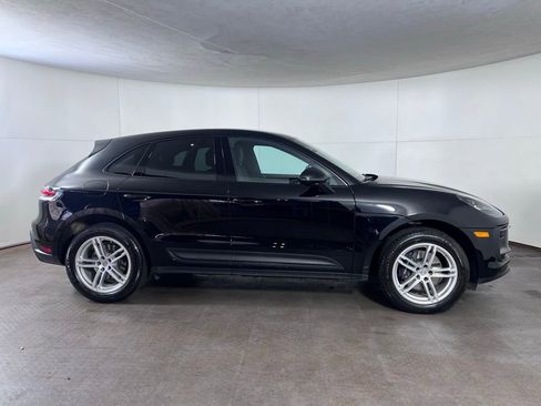 Certified 2025 Porsche Macan image 8