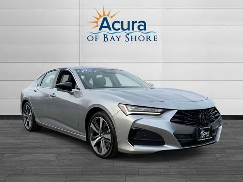 Used 2025 Acura TLX w/ Technology Package image 2