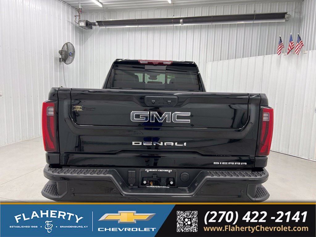 Used 2025 GMC Sierra 2500 Denali Ultimate w/ Max Trailering Package AWD/4WD image 4