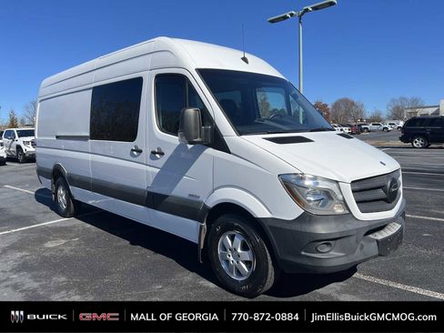 Used 2015 Mercedes-Benz Sprinter 2500 image 1