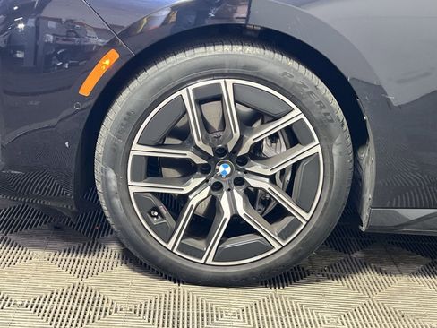 Used 2024 BMW 740i xDrive image 12